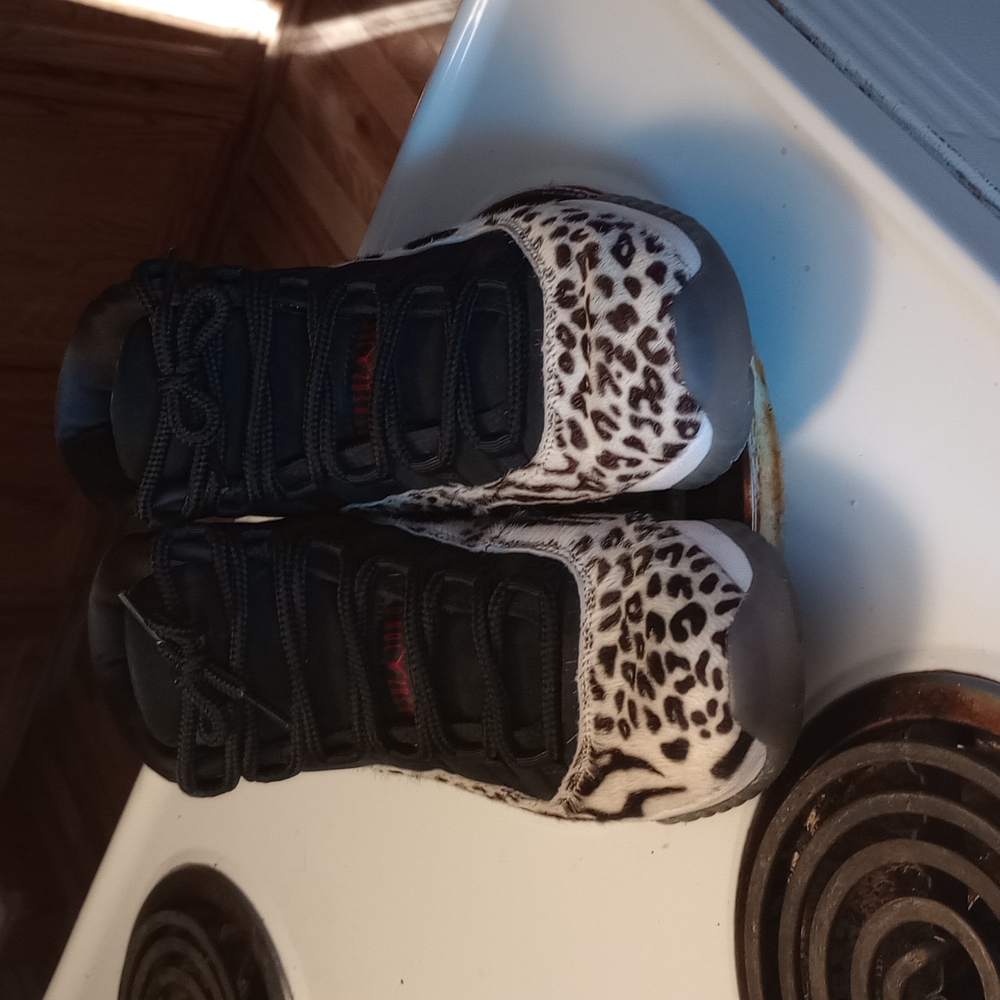 Jordan 9 - Picture 3 of 3